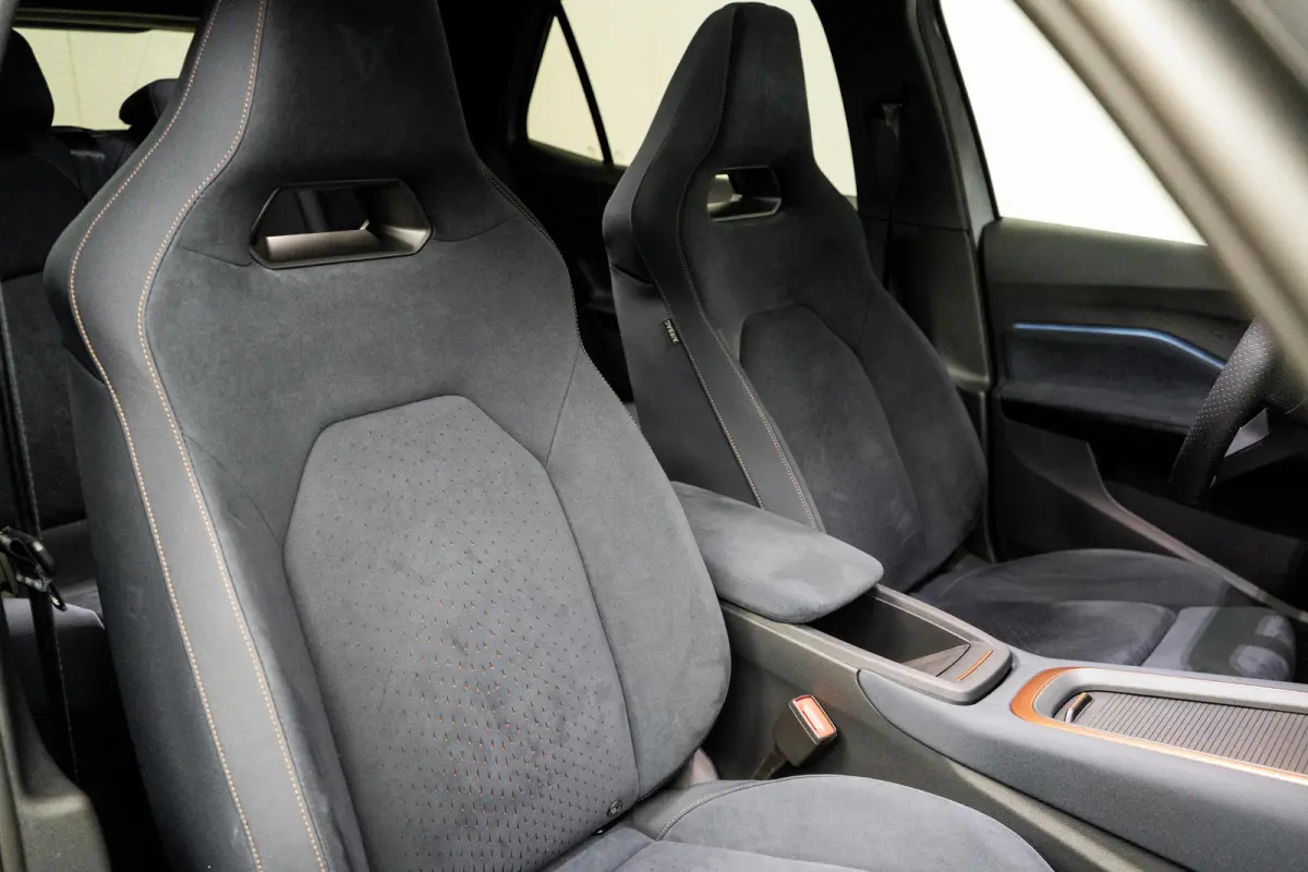 62 kWh 204PK Adrenaline | PANORAMADAK | 19 INCH | NAVIGATIE | STOEL + STUURVERW. | HUD | WARMTEPOMP