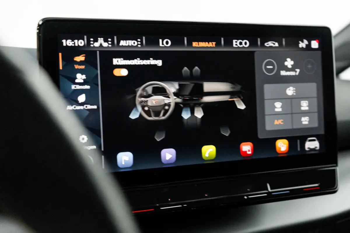 62 kWh 204PK Adrenaline | PANORAMADAK | 19 INCH | NAVIGATIE | STOEL + STUURVERW. | HUD | WARMTEPOMP