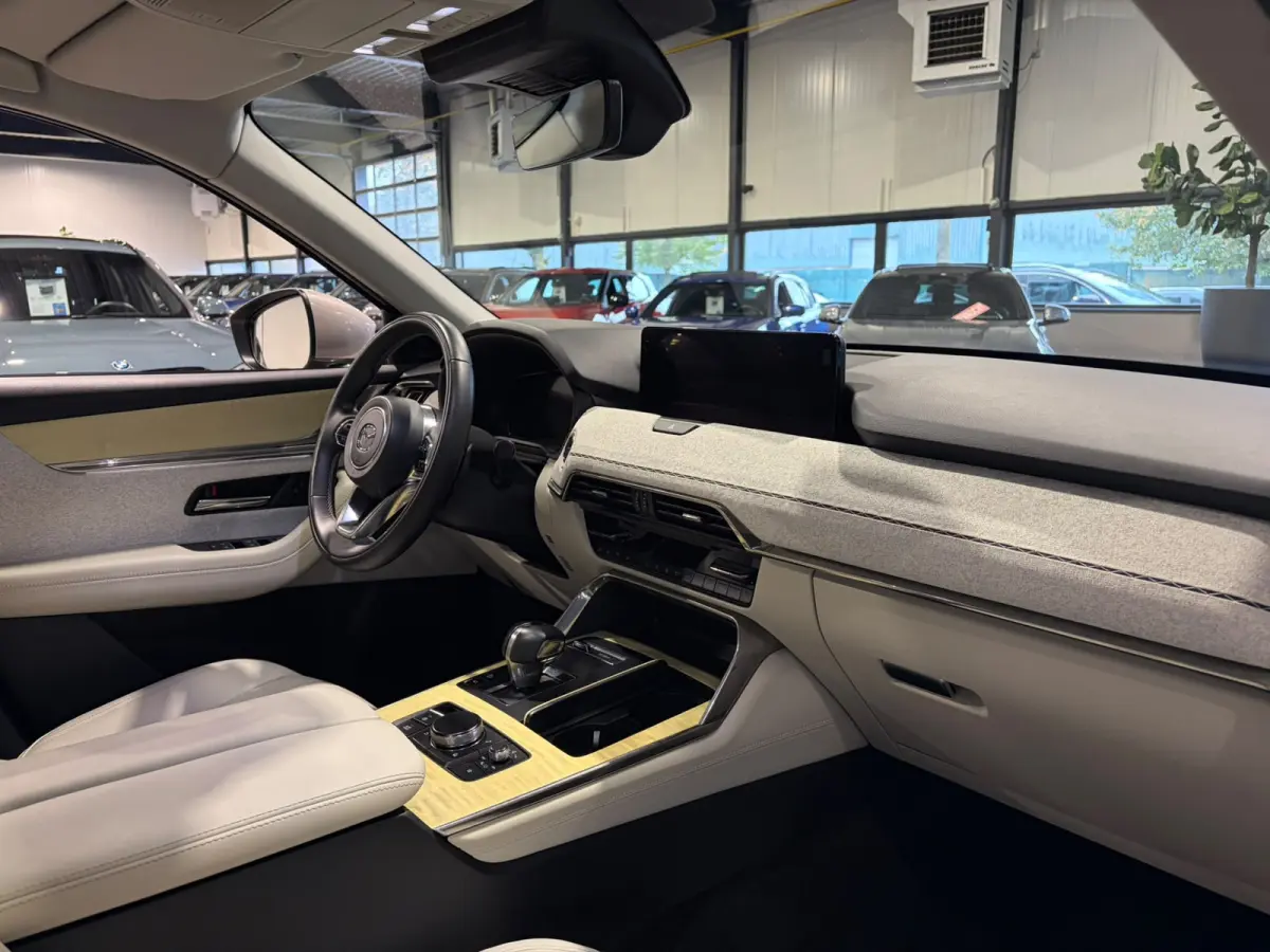 2.5 e-SkyActiv PHEV Takumi PHEV | Panoramadak | Trekhaak | Dodehoek | Camera | Carplay