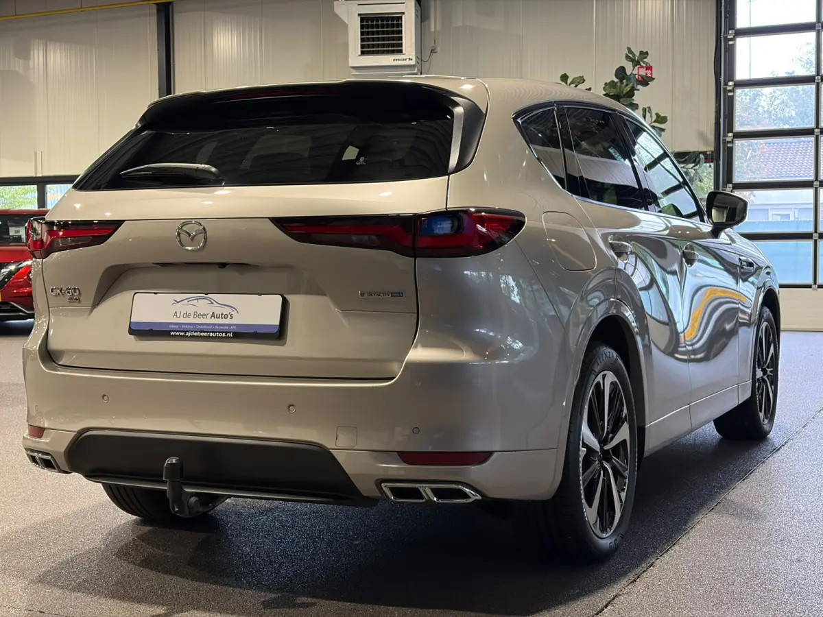 2.5 e-SkyActiv PHEV Takumi PHEV | Panoramadak | Trekhaak | Dodehoek | Camera | Carplay