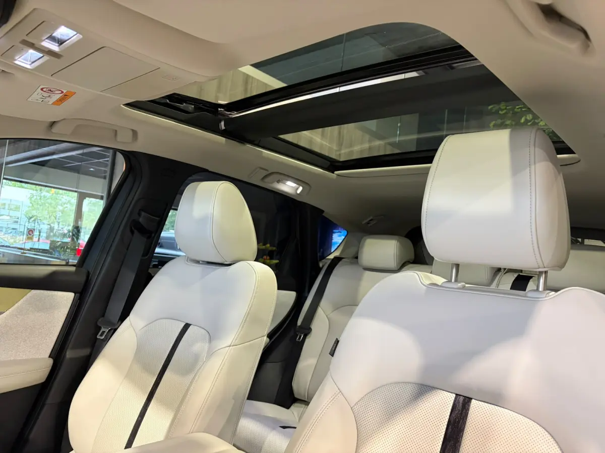 2.5 e-SkyActiv PHEV Takumi PHEV | Panoramadak | Trekhaak | Dodehoek | Camera | Carplay