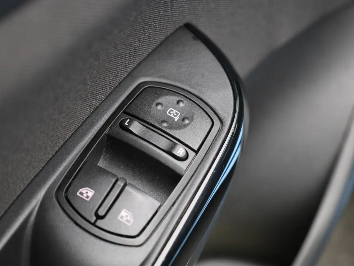1.4 Cosmo | Airconditioning | Cruise Control | Navigatie | Lichtmetalen Velgen |
