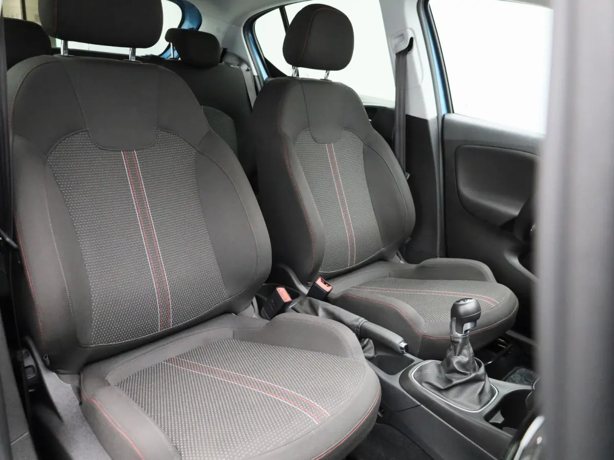 1.4 Cosmo | Airconditioning | Cruise Control | Navigatie | Lichtmetalen Velgen |