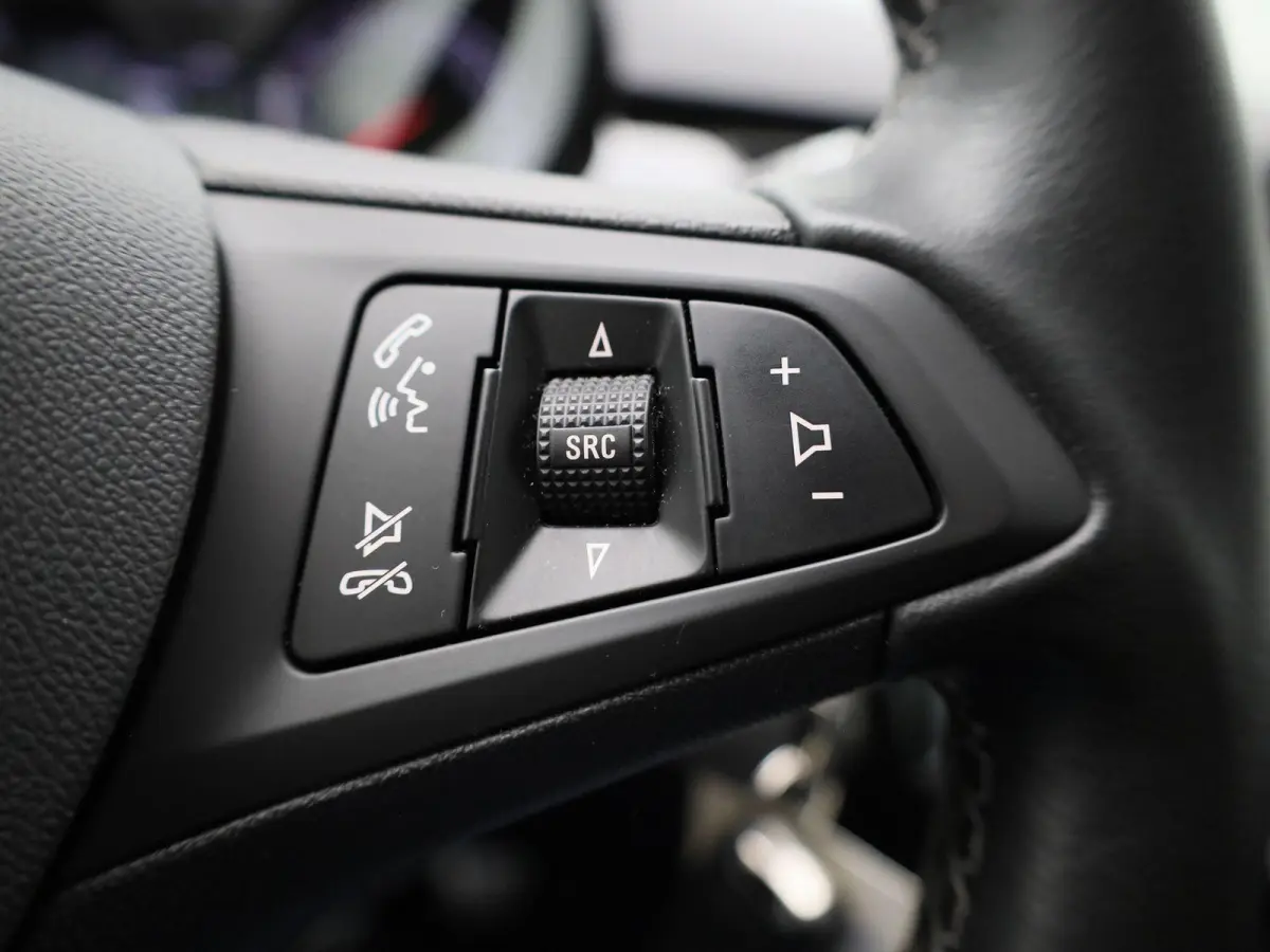 1.4 Cosmo | Airconditioning | Cruise Control | Navigatie | Lichtmetalen Velgen |