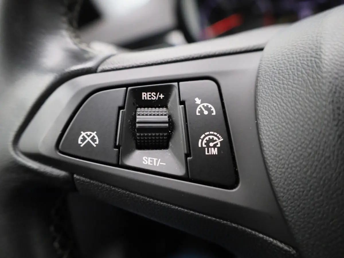 1.4 Cosmo | Airconditioning | Cruise Control | Navigatie | Lichtmetalen Velgen |