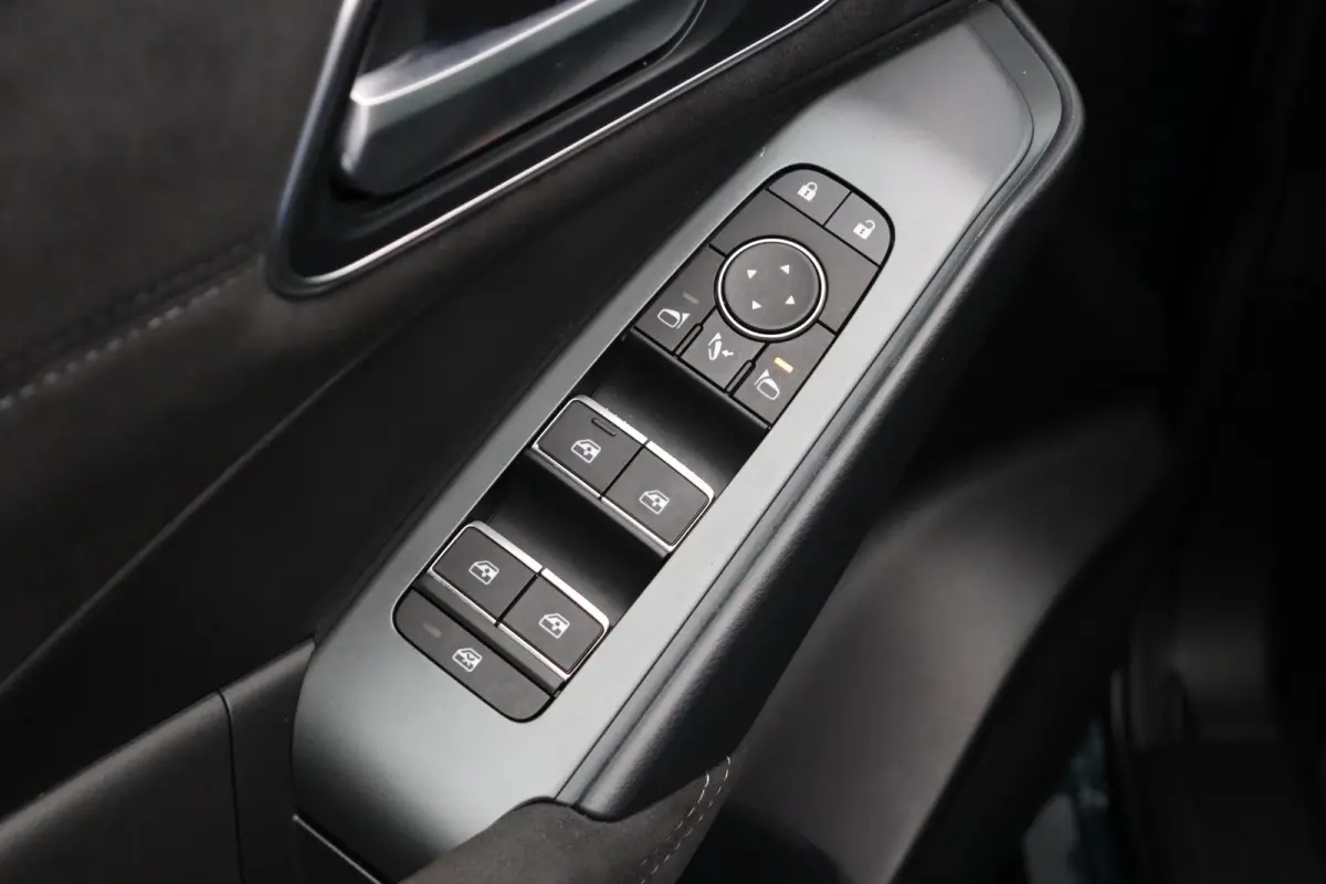 158pk MHEV Xtronic Tekna Plus | Bose Audio | Stoel, Stuur en Voorruitverwarming | Panoramadak | Lederen Bekleding |