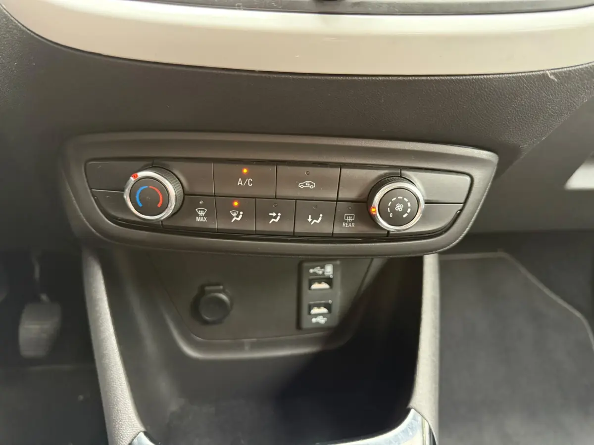 1.2 Turbo 120 Jaar Edition|AIRCO|NIEUWE APK|CARPLAY