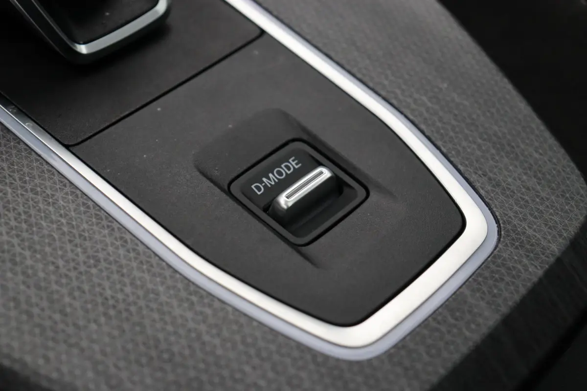 1.3 MHEV Xtronic Tekna Plus | Lederen bekleding | Elektrisch voorstoelen met geheugen | BOSE audio | Stoel, stuur en voorruitverwarming | Headup-display | Panoramadak |