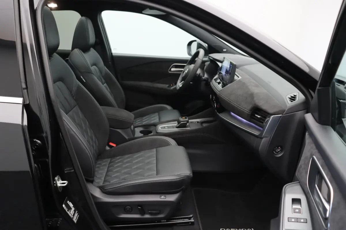 1.3 MHEV Xtronic Tekna Plus | Lederen bekleding | Elektrisch voorstoelen met geheugen | BOSE audio | Stoel, stuur en voorruitverwarming | Headup-display | Panoramadak |