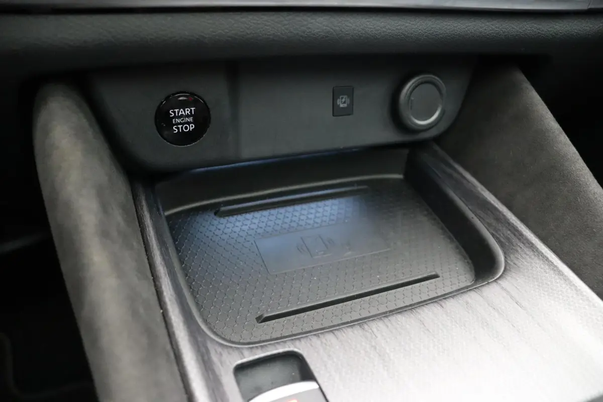 1.3 MHEV Xtronic Tekna Plus | Lederen bekleding | Elektrisch voorstoelen met geheugen | BOSE audio | Stoel, stuur en voorruitverwarming | Headup-display | Panoramadak |