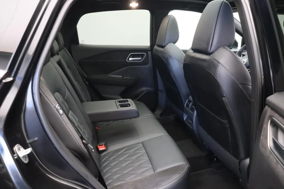 1.3 MHEV Xtronic Tekna Plus | Lederen bekleding | Elektrisch voorstoelen met geheugen | BOSE audio | Stoel, stuur en voorruitverwarming | Headup-display | Panoramadak |