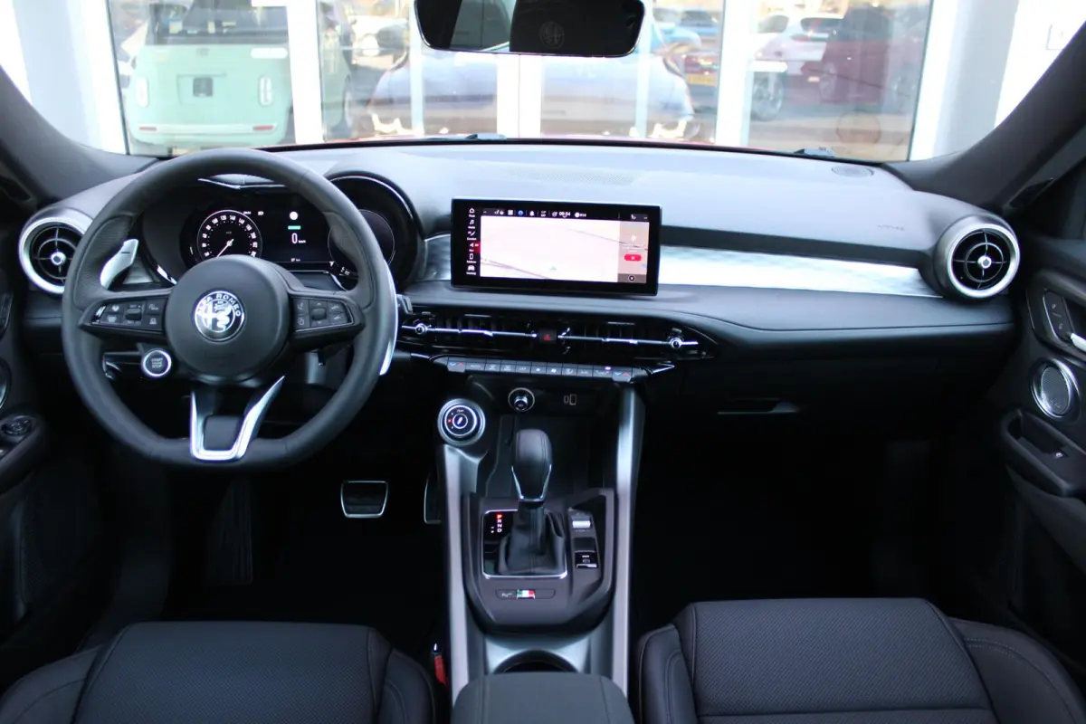 1.5T 160PK HYbrid VELOCE | LEDEREN BEKLEDING | VOORSTOELEN / STUUR VERWARMD | VOORSTOELEN GEVENTILEERD | VOORSTOELEN ELEKTRISCH VERSTELBAAR MET GEHEUGEN FUNCTIE |  HARMAN CARDON PREMIUM AUDI