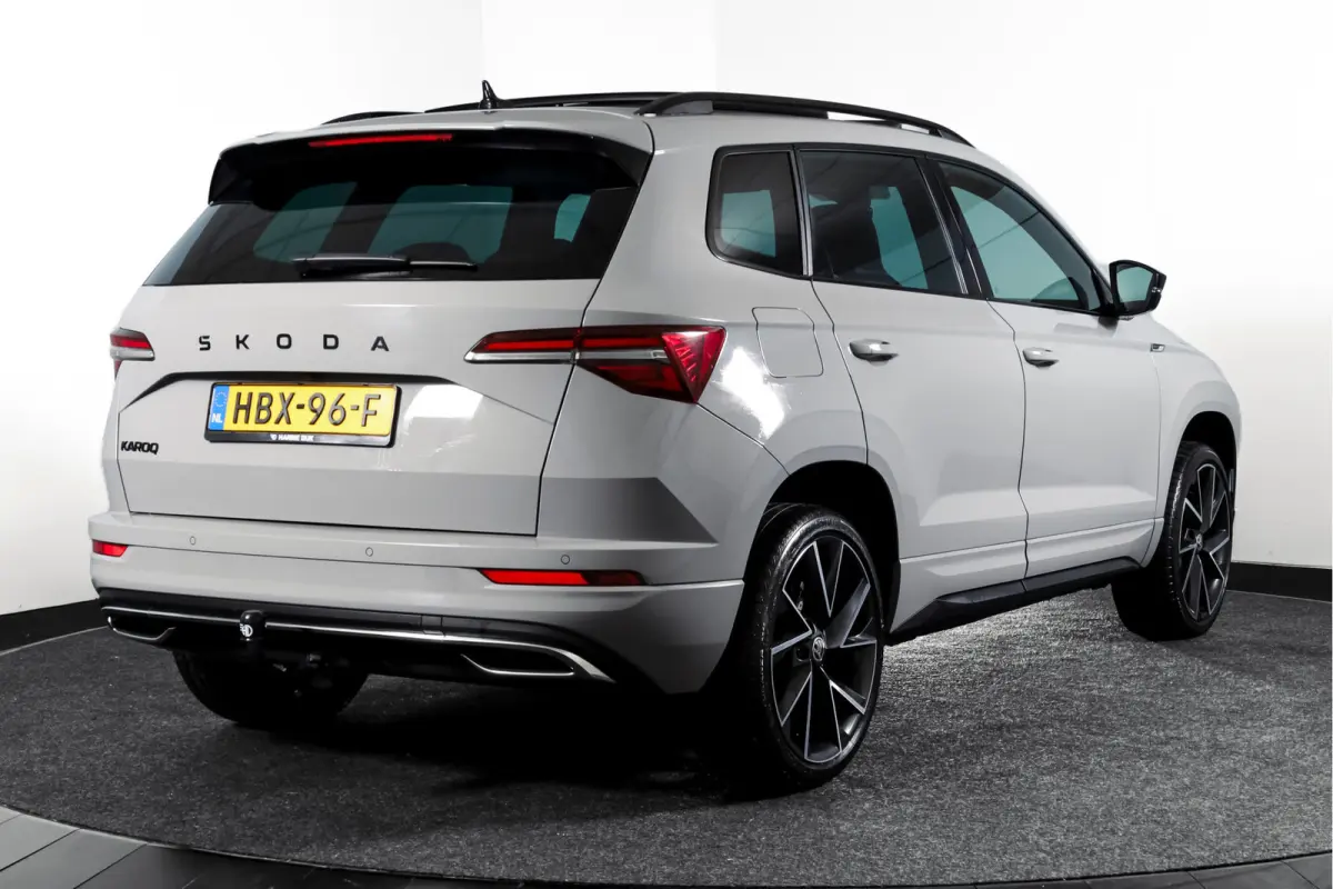 1.5 TSI ACT Sportline Business 150 PK | S/K-Panodak | Dig. Cockpit | Adapt. Cruise | Stoel-+Stuurverw. | PDC | Camera | NAV + App. Connect | ECC | Afn. Trekhaak | LM 19" |
