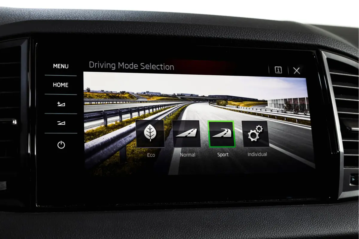 1.5 TSI ACT Sportline Business 150 PK | S/K-Panodak | Dig. Cockpit | Adapt. Cruise | Stoel-+Stuurverw. | PDC | Camera | NAV + App. Connect | ECC | Afn. Trekhaak | LM 19" |