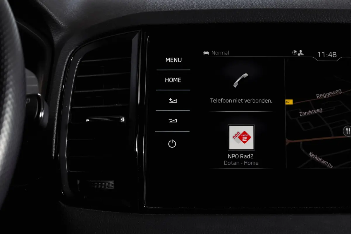 1.5 TSI ACT Sportline Business 150 PK | S/K-Panodak | Dig. Cockpit | Adapt. Cruise | Stoel-+Stuurverw. | PDC | Camera | NAV + App. Connect | ECC | Afn. Trekhaak | LM 19" |