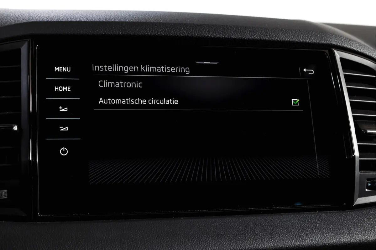 1.5 TSI ACT Sportline Business 150 PK | S/K-Panodak | Dig. Cockpit | Adapt. Cruise | Stoel-+Stuurverw. | PDC | Camera | NAV + App. Connect | ECC | Afn. Trekhaak | LM 19" |