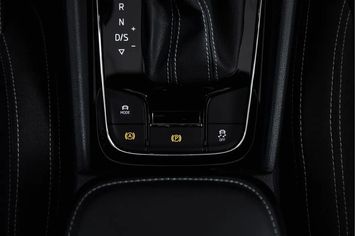 1.5 TSI ACT Sportline Business 150 PK | S/K-Panodak | Dig. Cockpit | Adapt. Cruise | Stoel-+Stuurverw. | PDC | Camera | NAV + App. Connect | ECC | Afn. Trekhaak | LM 19" |