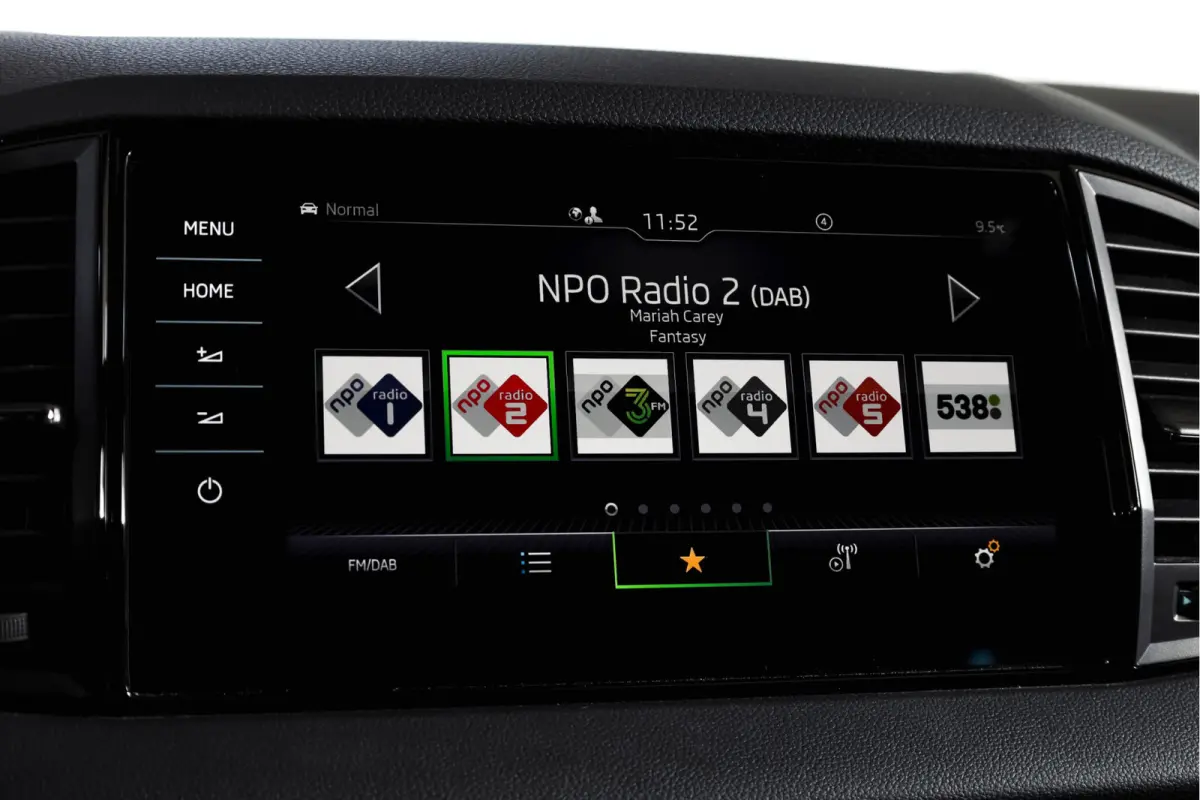 1.5 TSI ACT Sportline Business 150 PK | S/K-Panodak | Dig. Cockpit | Adapt. Cruise | Stoel-+Stuurverw. | PDC | Camera | NAV + App. Connect | ECC | Afn. Trekhaak | LM 19" |