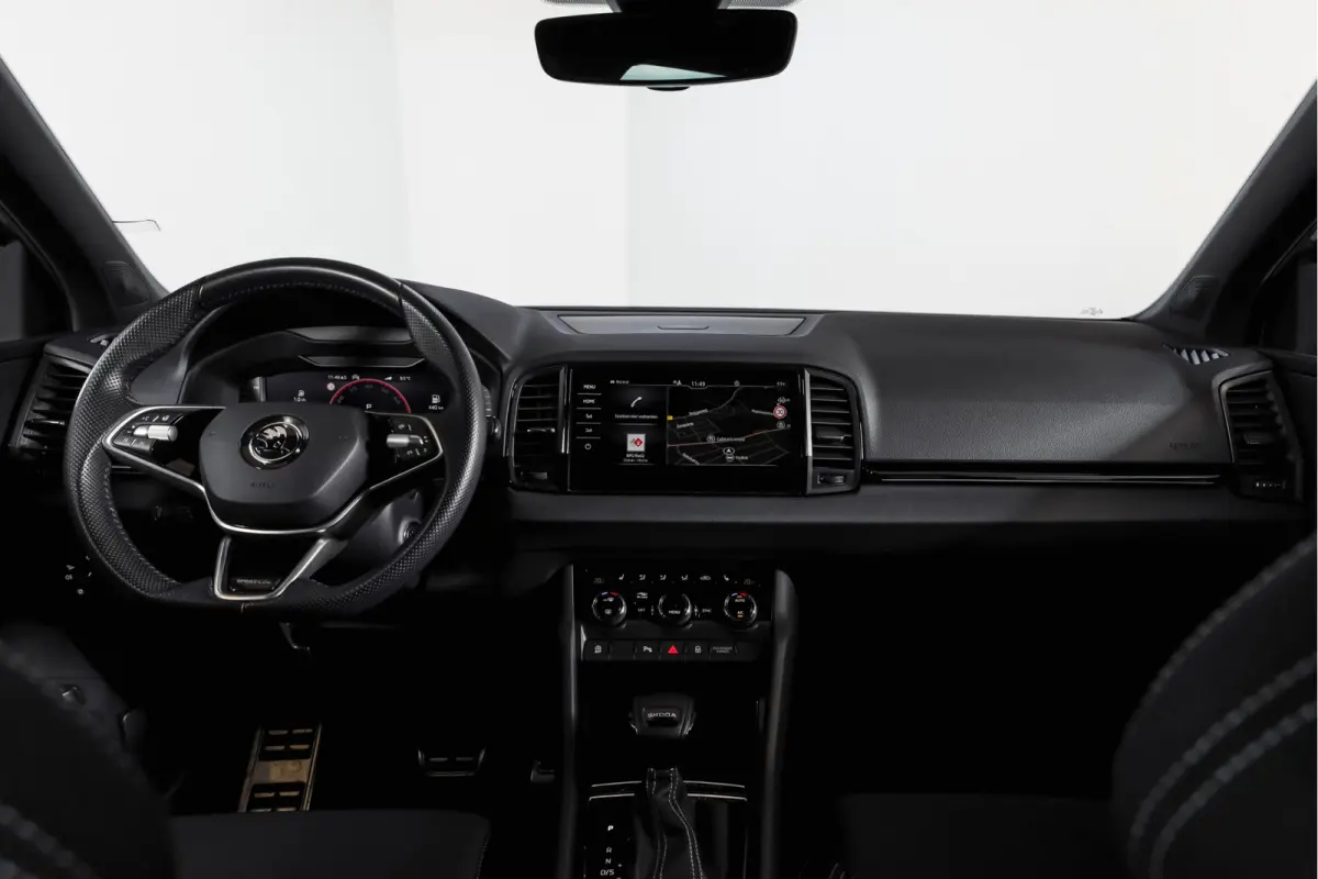 1.5 TSI ACT Sportline Business 150 PK | S/K-Panodak | Dig. Cockpit | Adapt. Cruise | Stoel-+Stuurverw. | PDC | Camera | NAV + App. Connect | ECC | Afn. Trekhaak | LM 19" |