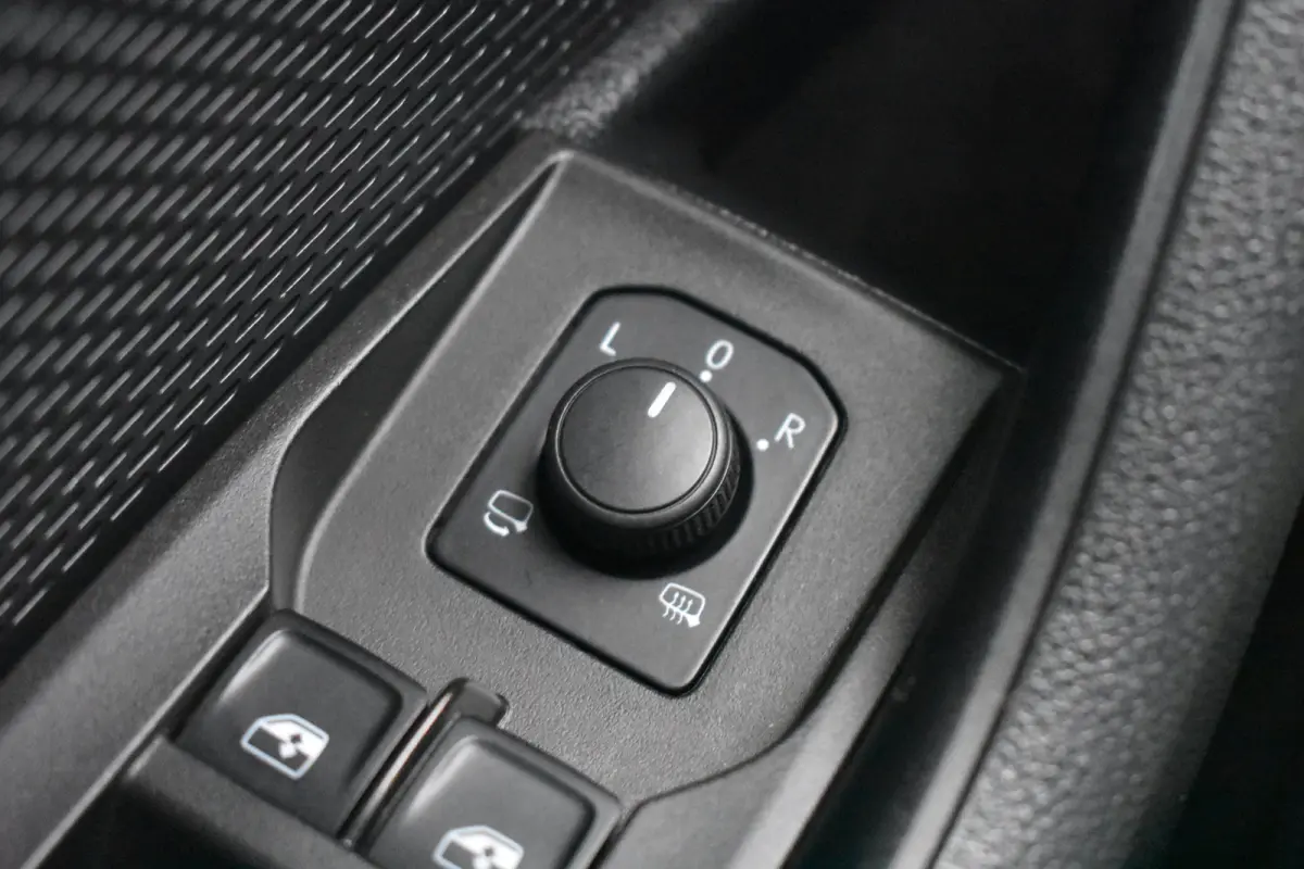 1.0 e-TSI 110PK DSG Business Edition | Panoramadak - elektrisch schuif-kanteldak | Wegklapbare trekhaak | Elektrische achterklep | Comfort Pakket | Travel Pakket | Functie pakket