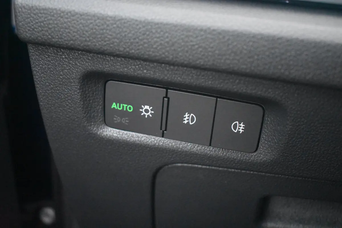 1.0 e-TSI 110PK DSG Business Edition | Panoramadak - elektrisch schuif-kanteldak | Wegklapbare trekhaak | Elektrische achterklep | Comfort Pakket | Travel Pakket | Functie pakket