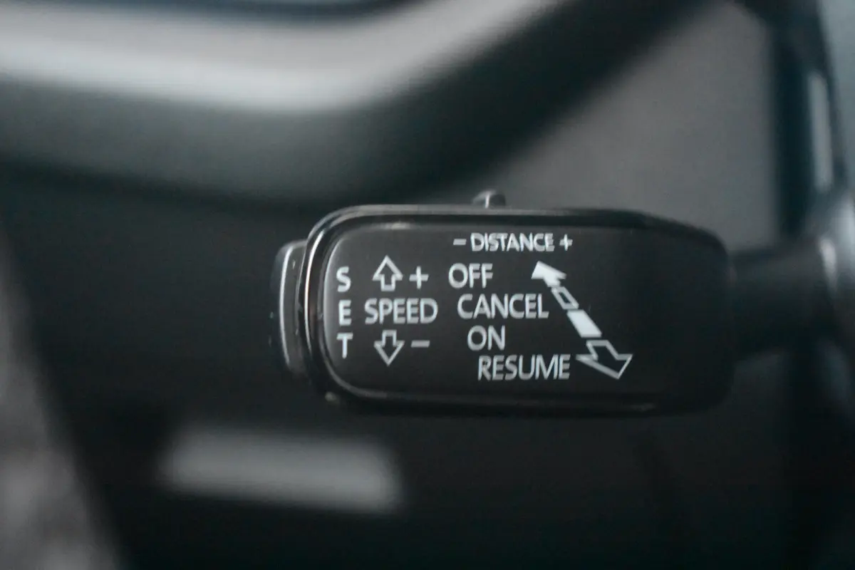 1.0 e-TSI 110PK DSG Business Edition | Panoramadak - elektrisch schuif-kanteldak | Wegklapbare trekhaak | Elektrische achterklep | Comfort Pakket | Travel Pakket | Functie pakket