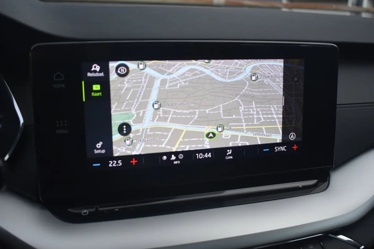 1.0 e-TSI 110PK DSG Business Edition | Panoramadak - elektrisch schuif-kanteldak | Wegklapbare trekhaak | Elektrische achterklep | Comfort Pakket | Travel Pakket | Functie pakket