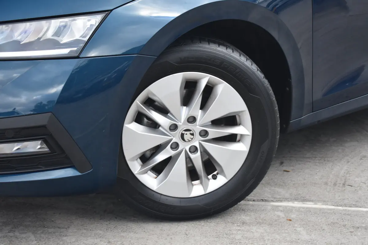 1.0 e-TSI 110PK DSG Business Edition | Panoramadak - elektrisch schuif-kanteldak | Wegklapbare trekhaak | Elektrische achterklep | Comfort Pakket | Travel Pakket | Functie pakket