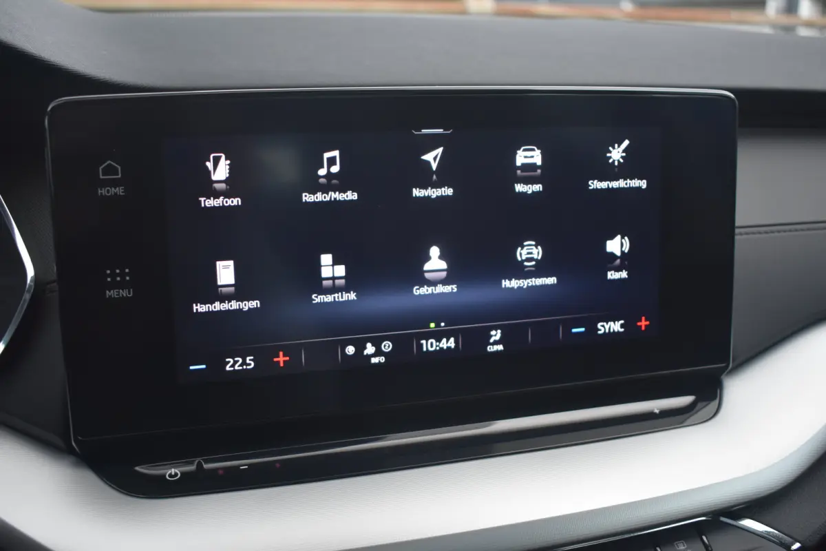 1.0 e-TSI 110PK DSG Business Edition | Panoramadak - elektrisch schuif-kanteldak | Wegklapbare trekhaak | Elektrische achterklep | Comfort Pakket | Travel Pakket | Functie pakket