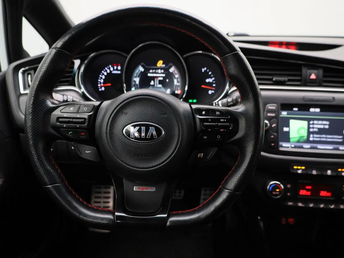 cee'd 1.6 T-GDi GT | Climate Control | Panoramadak | Achteruitrijcamera | Lichtmetalen Velgen