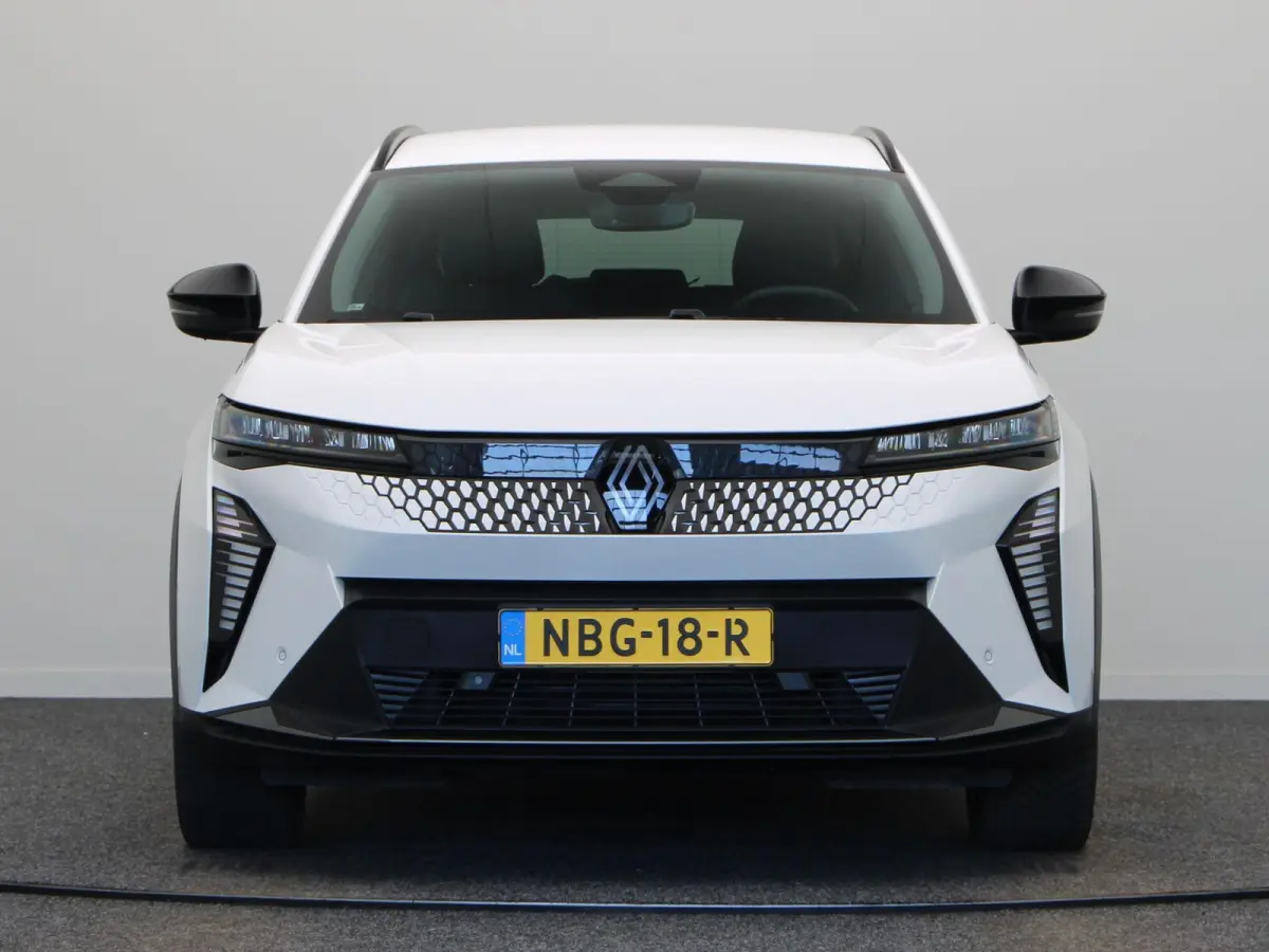 EV87 long range esprit Alpine | Stoel en stuur verwarming | elektrische kofferklep | Zwarte velgen | Vierseizoenbanden |