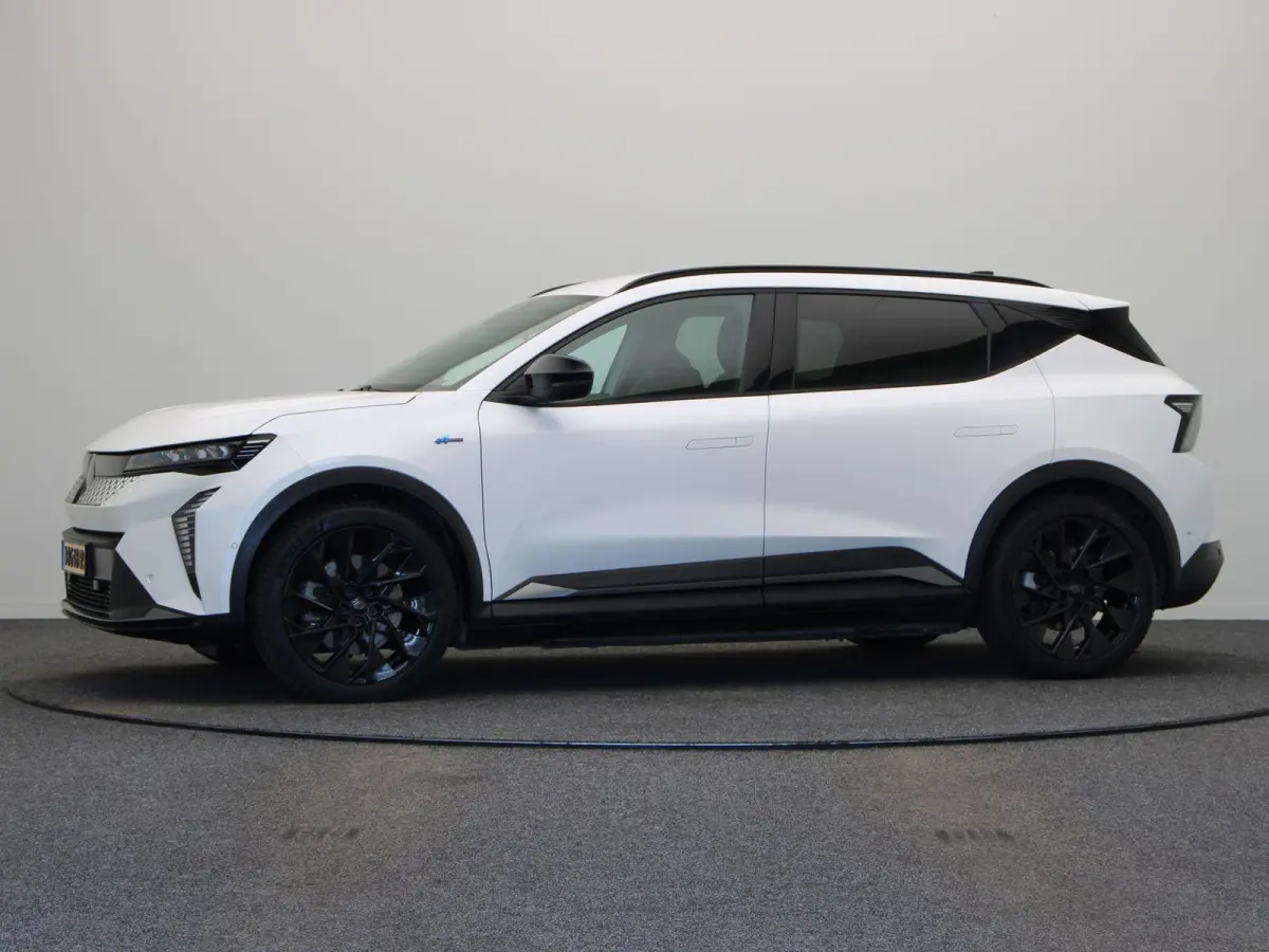 EV87 long range esprit Alpine | Stoel en stuur verwarming | elektrische kofferklep | Zwarte velgen | Vierseizoenbanden |