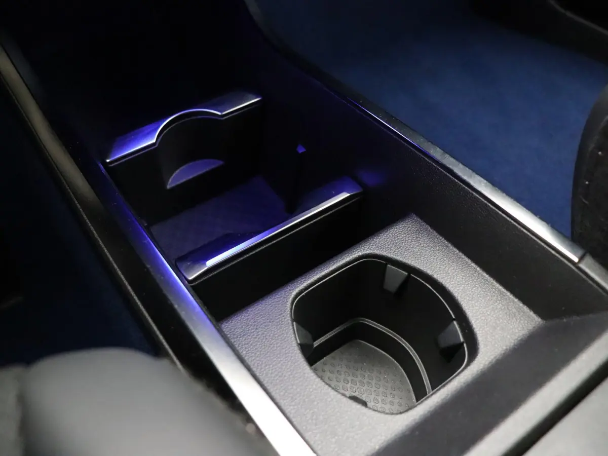 EV87 long range esprit Alpine | Stoel en stuur verwarming | elektrische kofferklep | Zwarte velgen | Vierseizoenbanden |