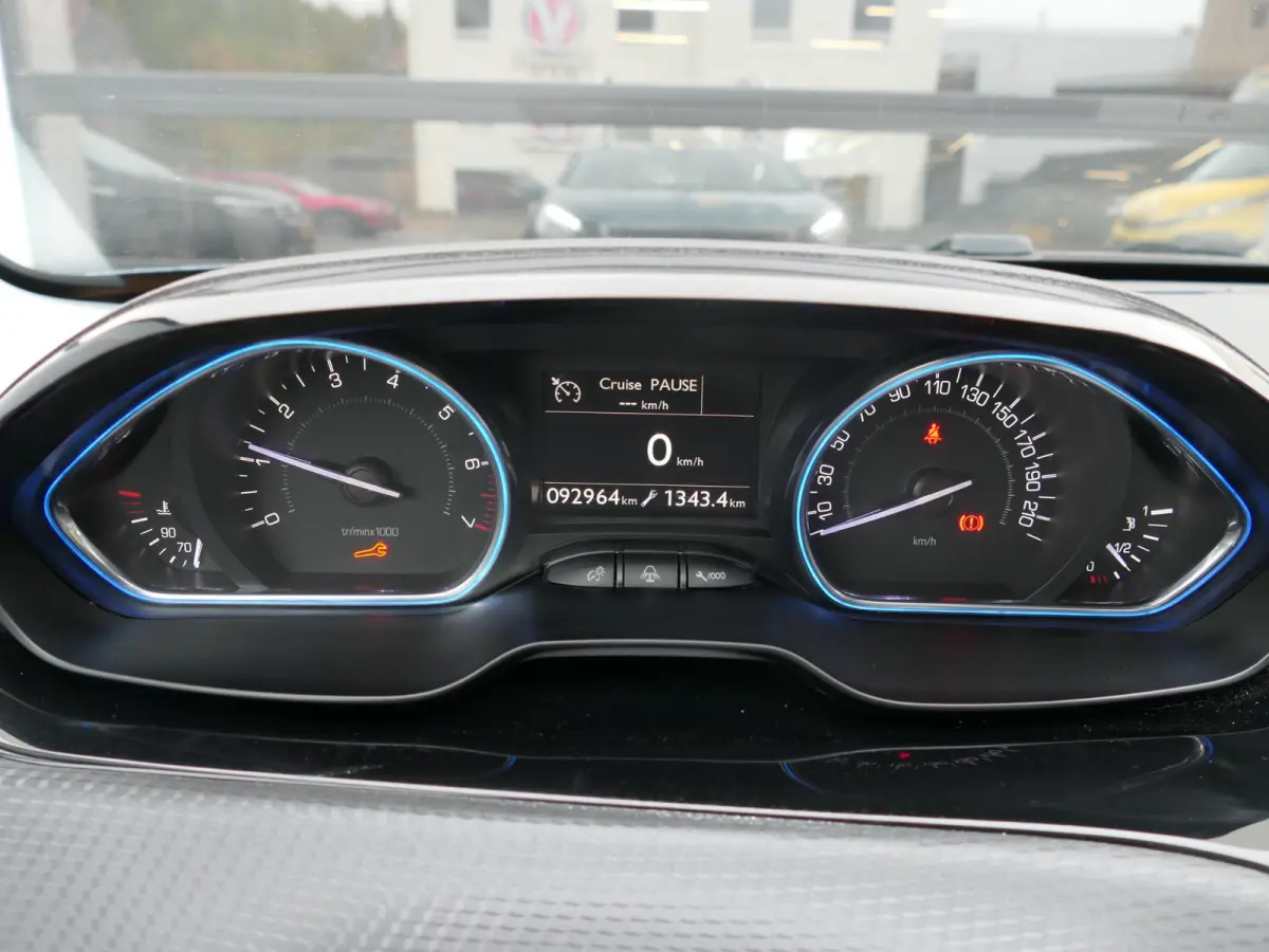 1.2 PureTech Blue Lease Allure | 130 PK | Nieuwe distributieriem | Panoramadak | Climate Control | Achteruitrijcamera | Cruise Control | Trekhaak | Half leder | Lichtmetalen velgen | NAP