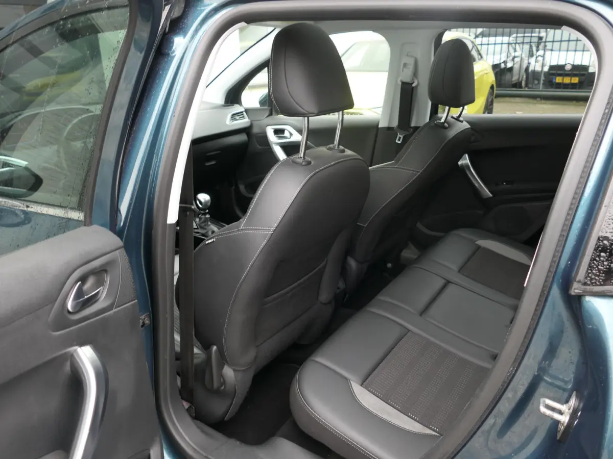 1.2 PureTech Blue Lease Allure | 130 PK | Nieuwe distributieriem | Panoramadak | Climate Control | Achteruitrijcamera | Cruise Control | Trekhaak | Half leder | Lichtmetalen velgen | NAP