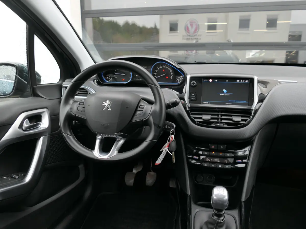 1.2 PureTech Blue Lease Allure | 130 PK | Nieuwe distributieriem | Panoramadak | Climate Control | Achteruitrijcamera | Cruise Control | Trekhaak | Half leder | Lichtmetalen velgen | NAP