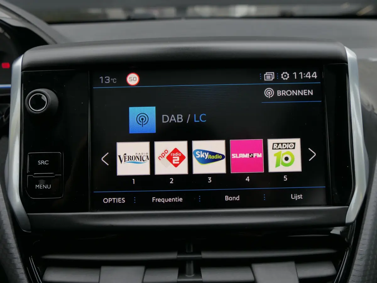 1.2 PureTech Blue Lease Allure | 130 PK | Nieuwe distributieriem | Panoramadak | Climate Control | Achteruitrijcamera | Cruise Control | Trekhaak | Half leder | Lichtmetalen velgen | NAP