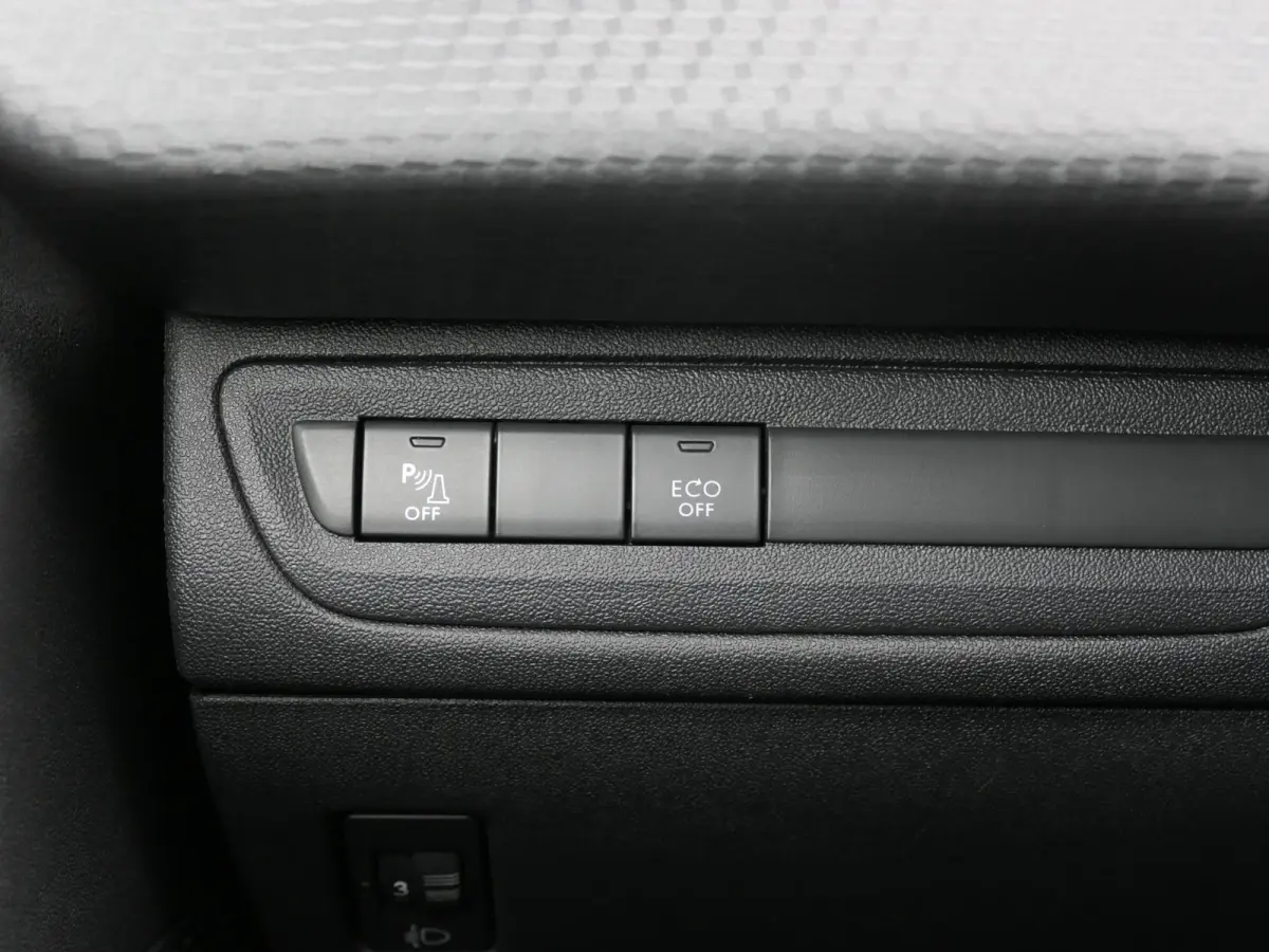 1.2 PureTech Blue Lease Allure | 130 PK | Nieuwe distributieriem | Panoramadak | Climate Control | Achteruitrijcamera | Cruise Control | Trekhaak | Half leder | Lichtmetalen velgen | NAP
