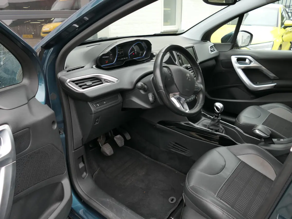 1.2 PureTech Blue Lease Allure | 130 PK | Nieuwe distributieriem | Panoramadak | Climate Control | Achteruitrijcamera | Cruise Control | Trekhaak | Half leder | Lichtmetalen velgen | NAP