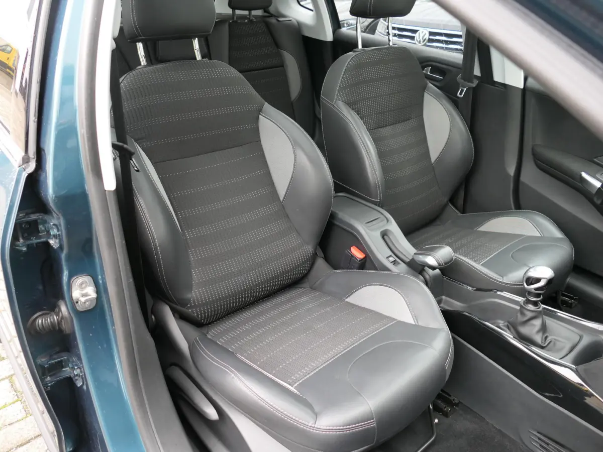 1.2 PureTech Blue Lease Allure | 130 PK | Nieuwe distributieriem | Panoramadak | Climate Control | Achteruitrijcamera | Cruise Control | Trekhaak | Half leder | Lichtmetalen velgen | NAP