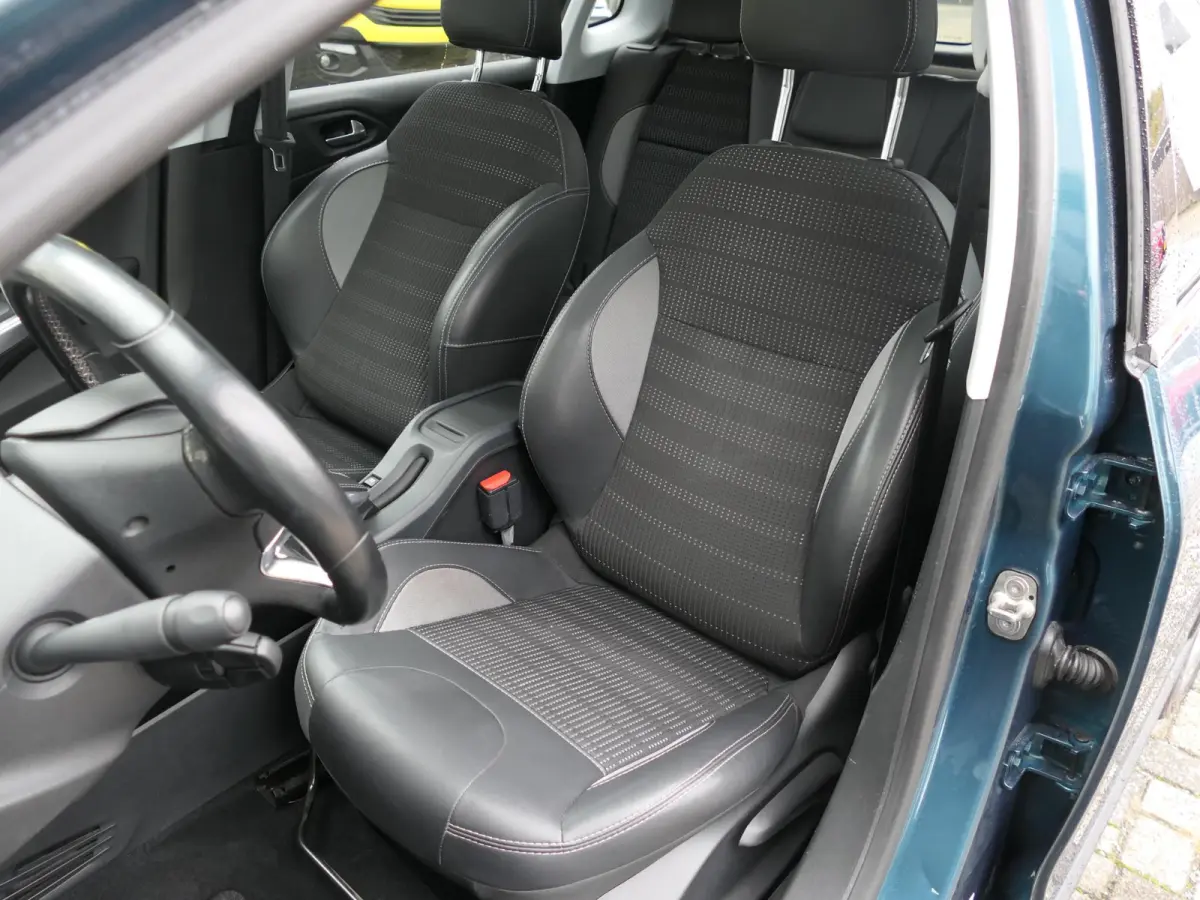 1.2 PureTech Blue Lease Allure | 130 PK | Nieuwe distributieriem | Panoramadak | Climate Control | Achteruitrijcamera | Cruise Control | Trekhaak | Half leder | Lichtmetalen velgen | NAP