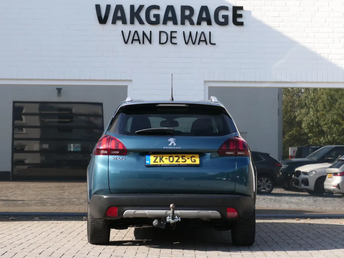 1.2 PureTech Blue Lease Allure | 130 PK | Nieuwe distributieriem | Panoramadak | Climate Control | Achteruitrijcamera | Cruise Control | Trekhaak | Half leder | Lichtmetalen velgen | NAP