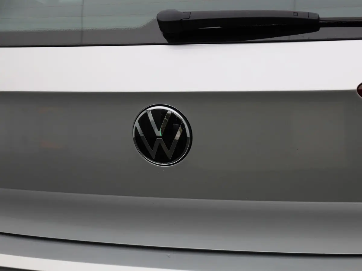 1.0 TSI Life | Automaat | Apple Carplay / Android Auto | Achteruitrijcamera | Lichtmetalen Velgen