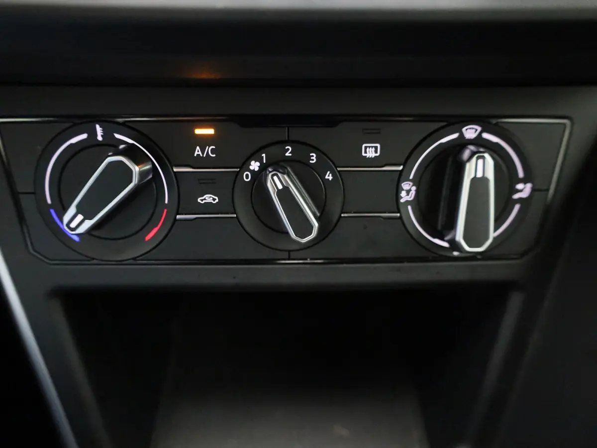 1.0 TSI Life | Automaat | Apple Carplay / Android Auto | Achteruitrijcamera | Lichtmetalen Velgen