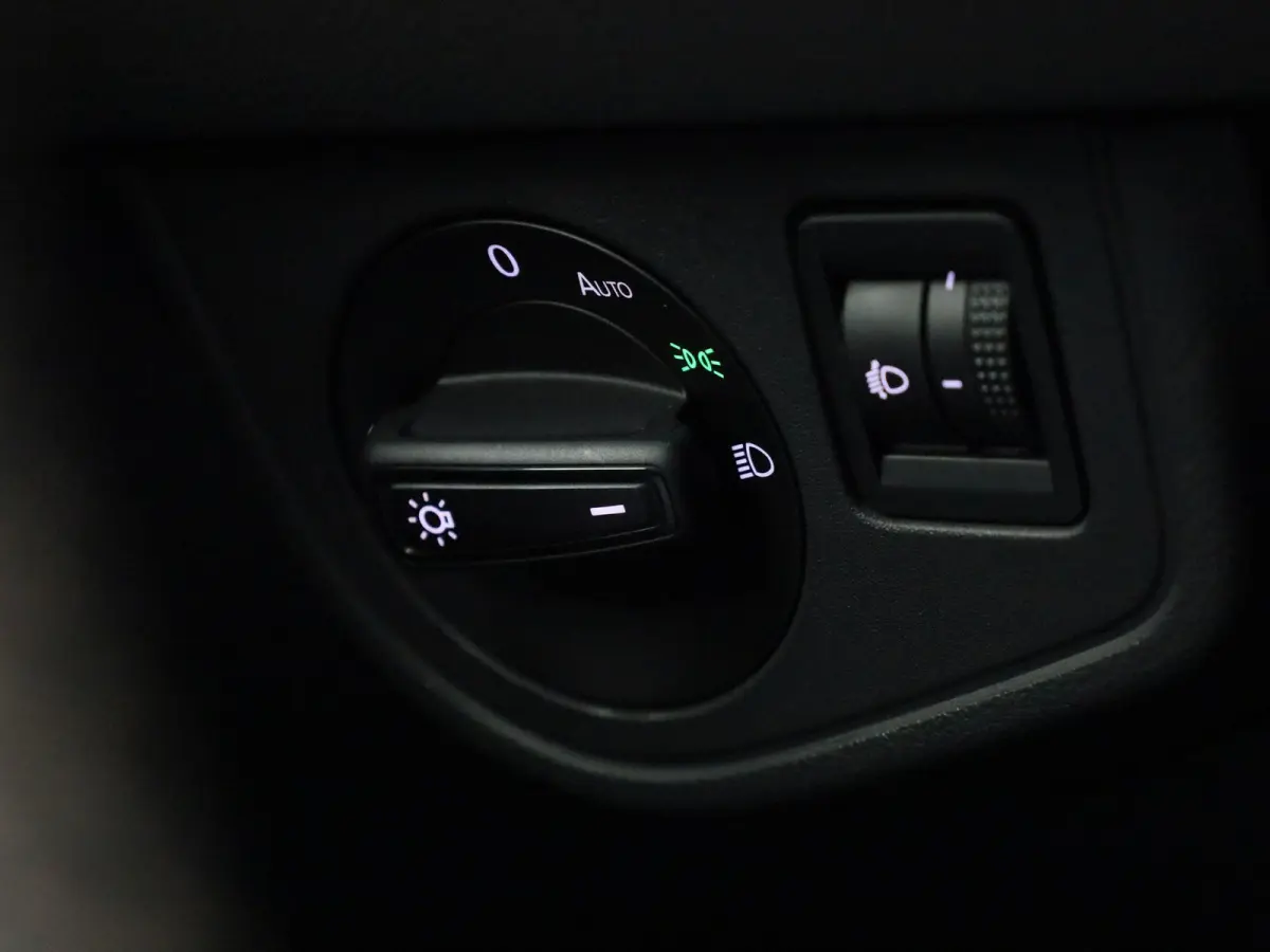 1.0 TSI Life | Automaat | Apple Carplay / Android Auto | Achteruitrijcamera | Lichtmetalen Velgen