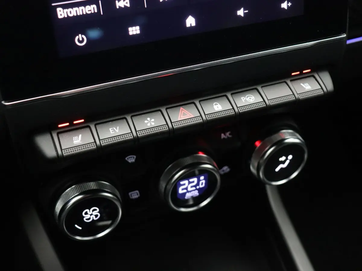 1.6 E-Tech Hybrid 145 R.S. Line | Stoel & Stuur verwarming | Grootscherm Navigatie | Adaptive Cruise |