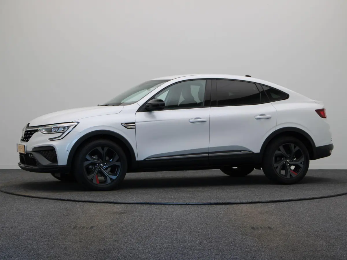 1.6 E-Tech Hybrid 145 R.S. Line | Stoel & Stuur verwarming | Grootscherm Navigatie | Adaptive Cruise |