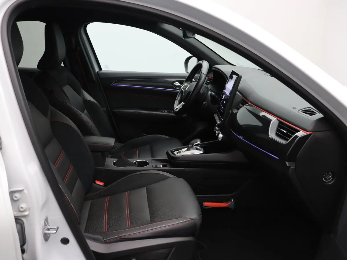 1.6 E-Tech Hybrid 145 R.S. Line | Stoel & Stuur verwarming | Grootscherm Navigatie | Adaptive Cruise |