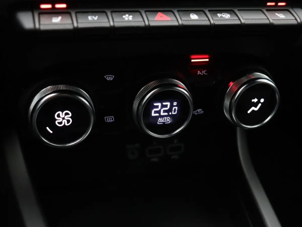 1.6 E-Tech Hybrid 145 R.S. Line | Stoel & Stuur verwarming | Grootscherm Navigatie | Adaptive Cruise |