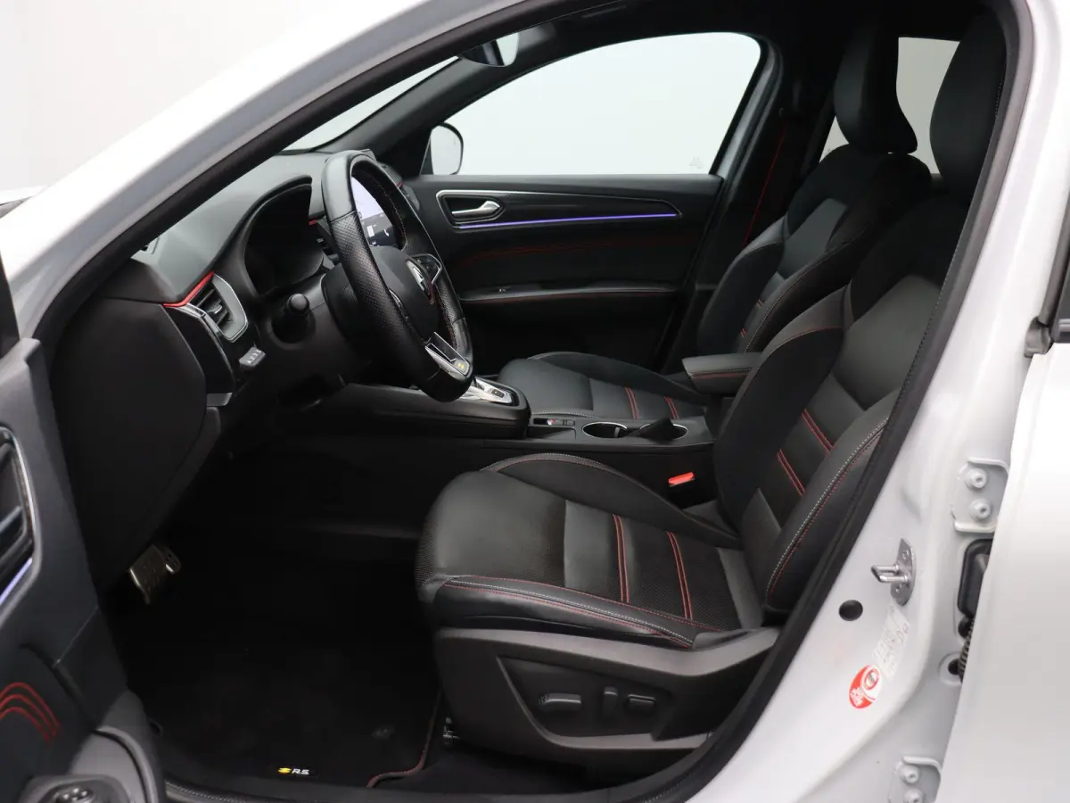 1.6 E-Tech Hybrid 145 R.S. Line | Stoel & Stuur verwarming | Grootscherm Navigatie | Adaptive Cruise |